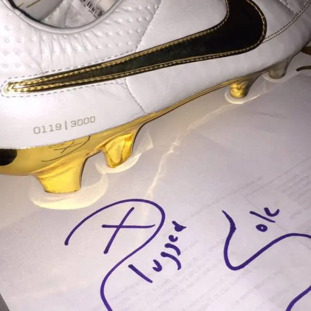 Nike Tiempo Legend V "Touch of Gold" Ronaldinho