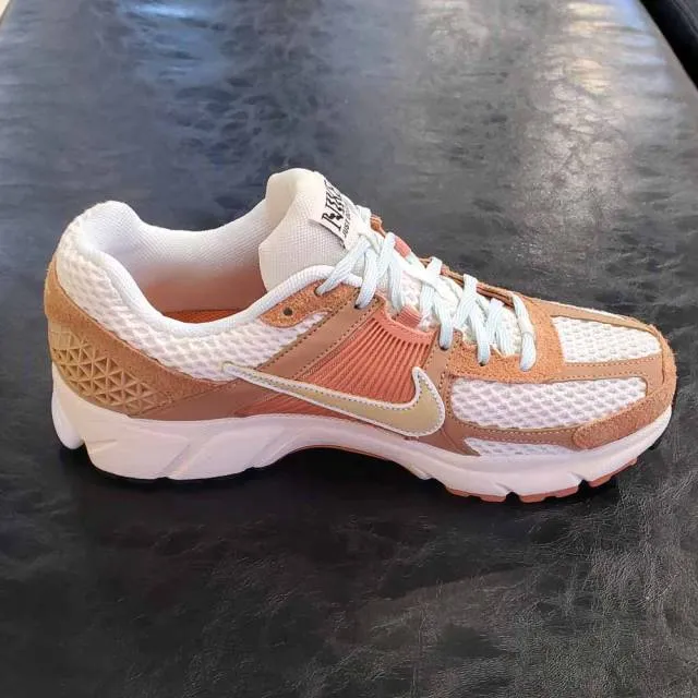 Nike Zoom Vomero 5 Have A Nike Day Pale Ivory/Citron Tin...