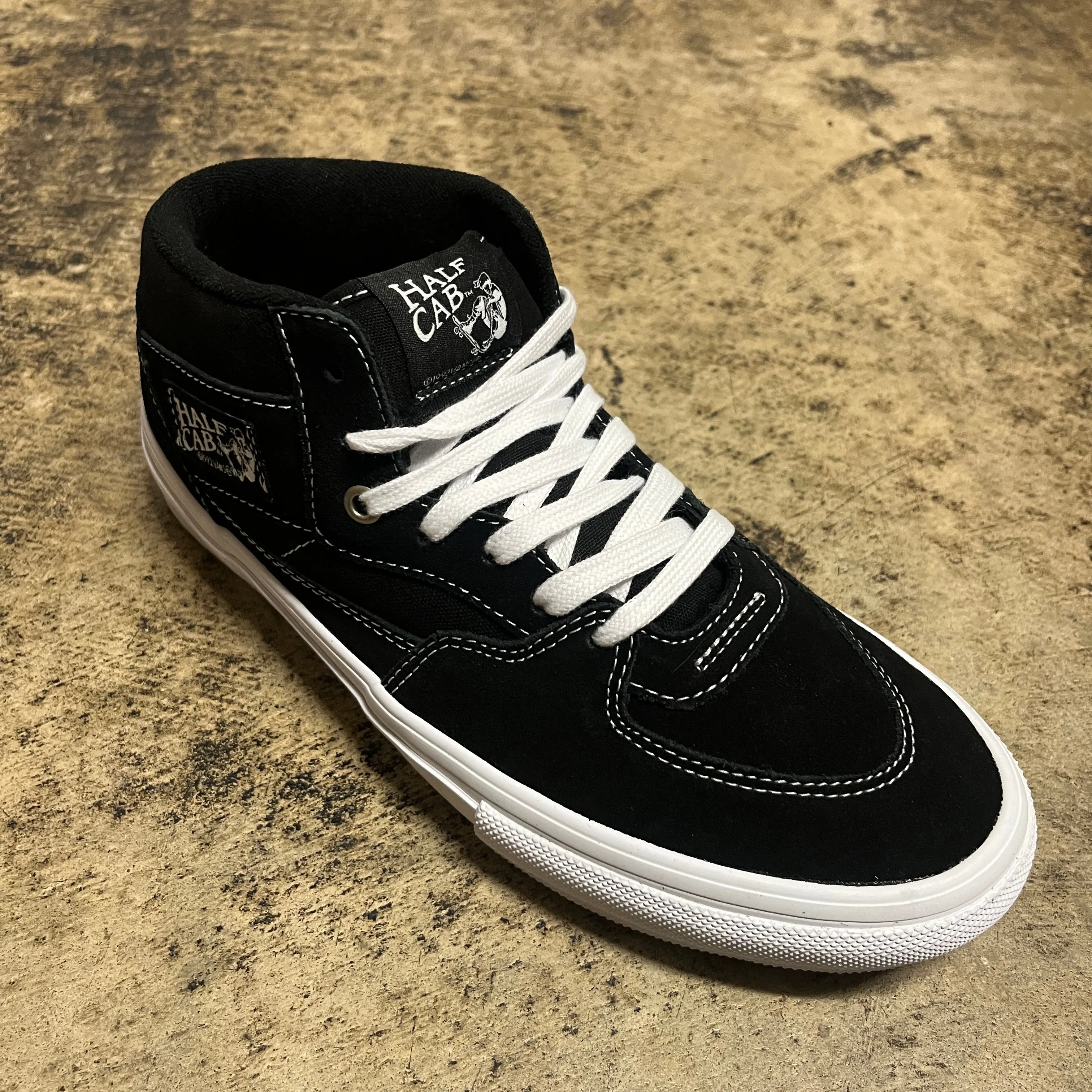 VANS SKATE HALF CAB (BLK/WHT)